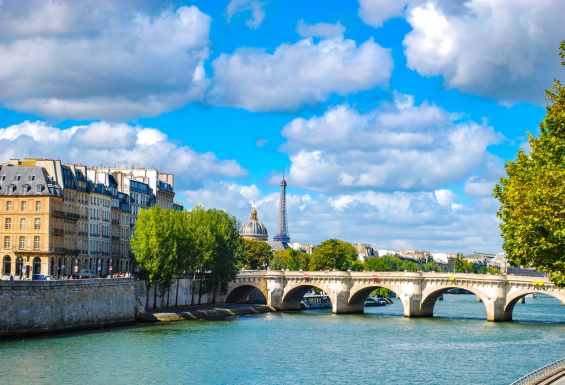 Condor-travel-europe-Educational-tour-Paris-bridge